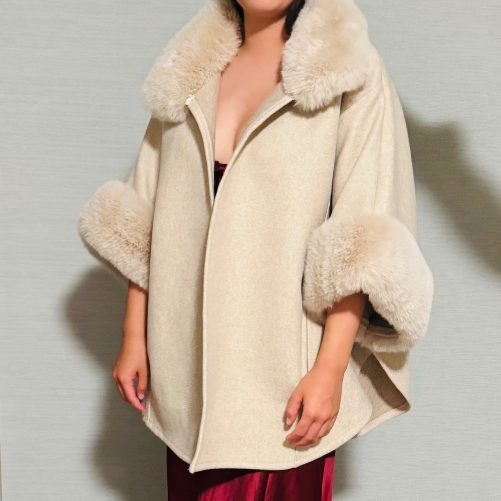 BCBGMaxAzria Cape - Picture 2 of 2